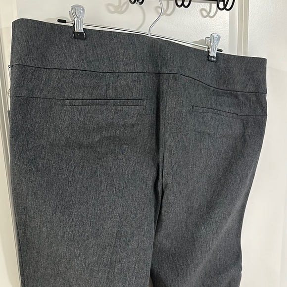 NWT LOFT size 16 Pants Marisa Straight Leg Perfect Condition FAST shopping - Picture 3 of 8